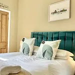 Montrose House Holiday home *