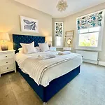 Montrose House Holiday home