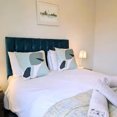 Montrose House * York