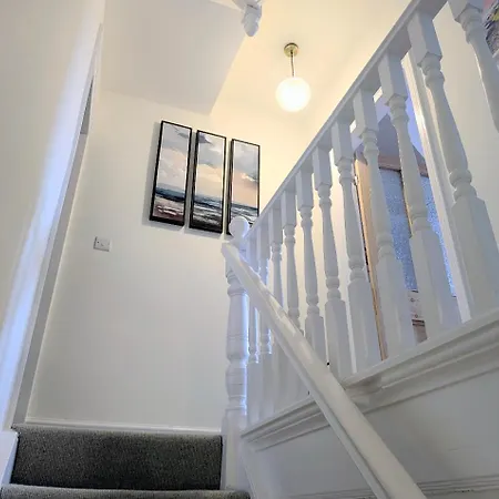 Montrose House Holiday home *