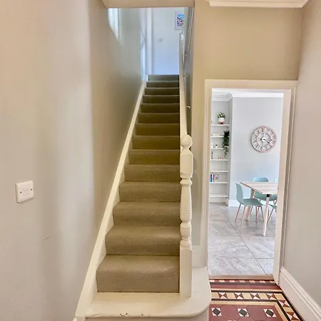 بيت للعطل Montrose House *