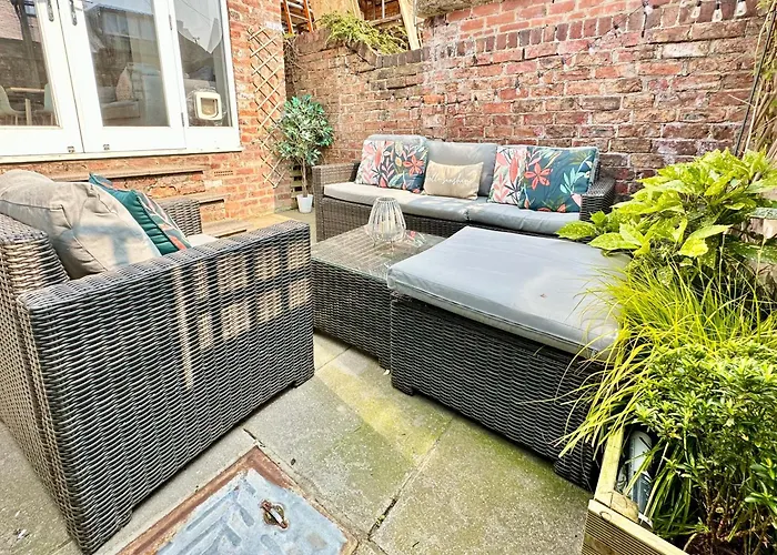 Montrose House * York